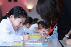 グラフィックデザイナー